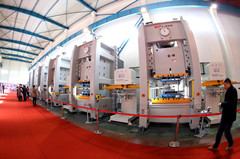 扬力集团SP1生产线